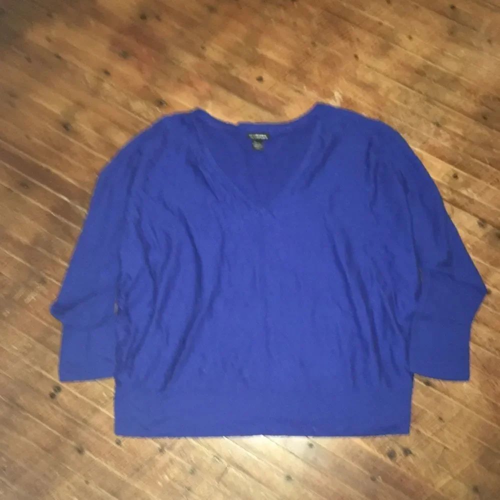 Lane Bryant 22/24 short sleeve V neck sweater